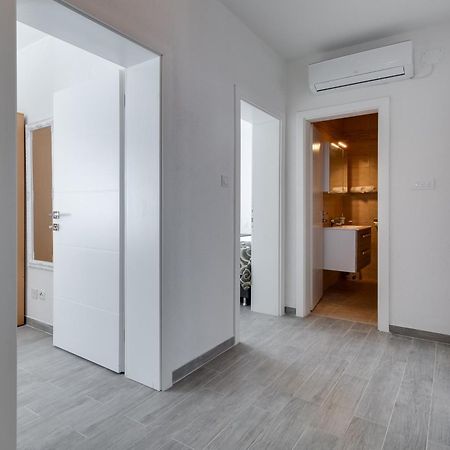 Apartmani Kastelina วีร์ ภายนอก รูปภาพ