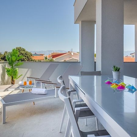 Apartmani Kastelina วีร์ ภายนอก รูปภาพ