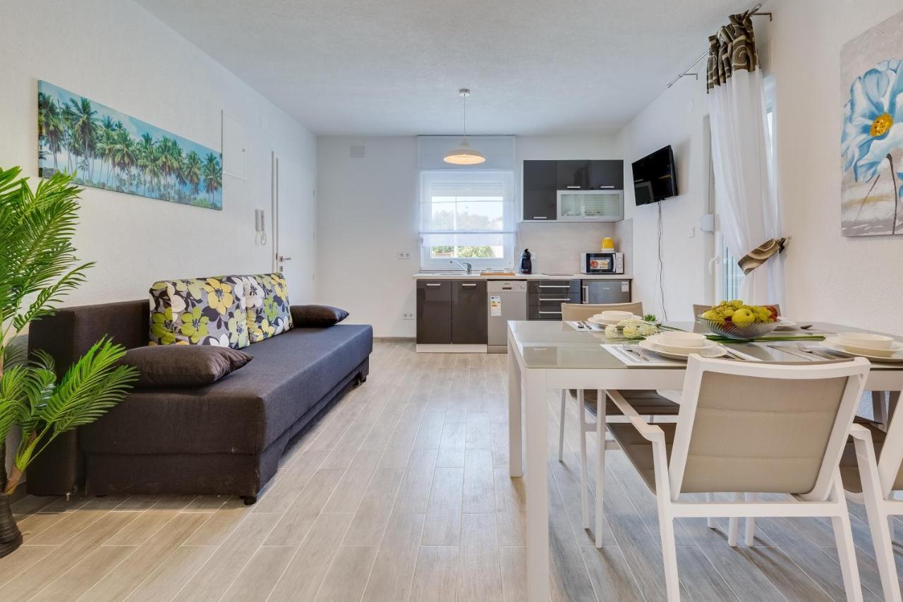 Apartmani Kastelina วีร์ ภายนอก รูปภาพ