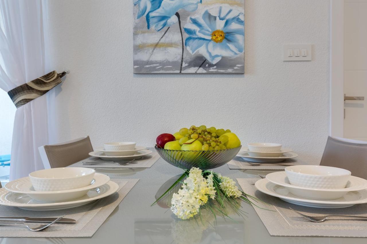 Apartmani Kastelina วีร์ ภายนอก รูปภาพ