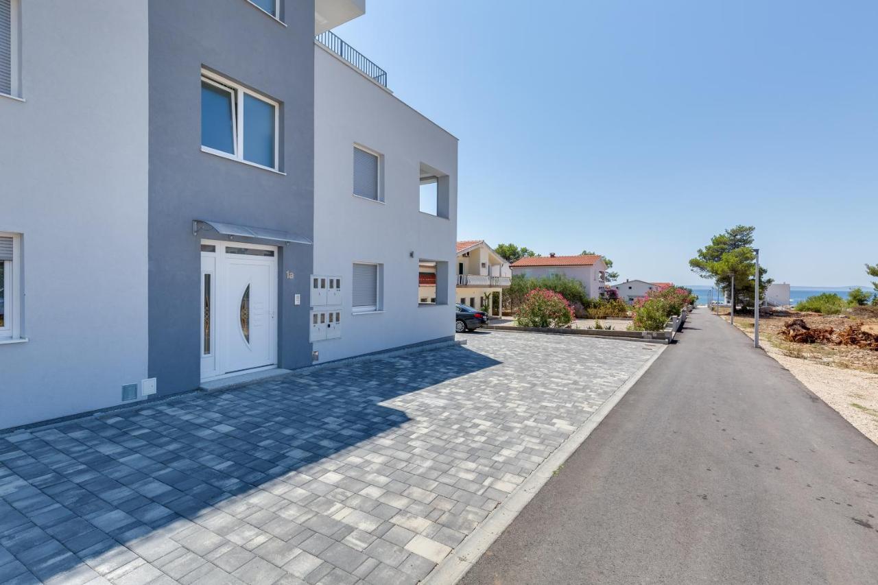 Apartmani Kastelina วีร์ ภายนอก รูปภาพ