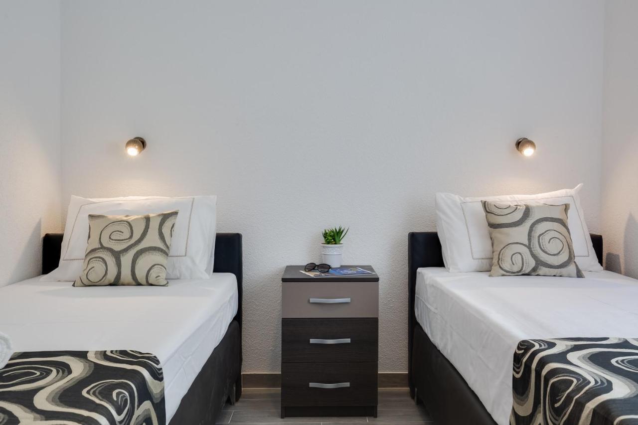 Apartmani Kastelina วีร์ ภายนอก รูปภาพ