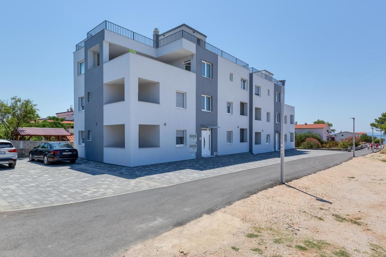 Apartmani Kastelina วีร์ ภายนอก รูปภาพ