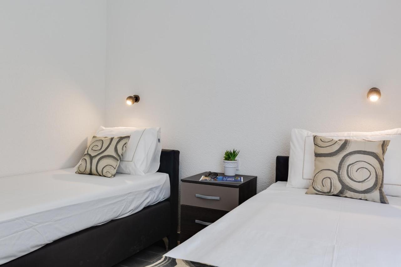 Apartmani Kastelina วีร์ ภายนอก รูปภาพ