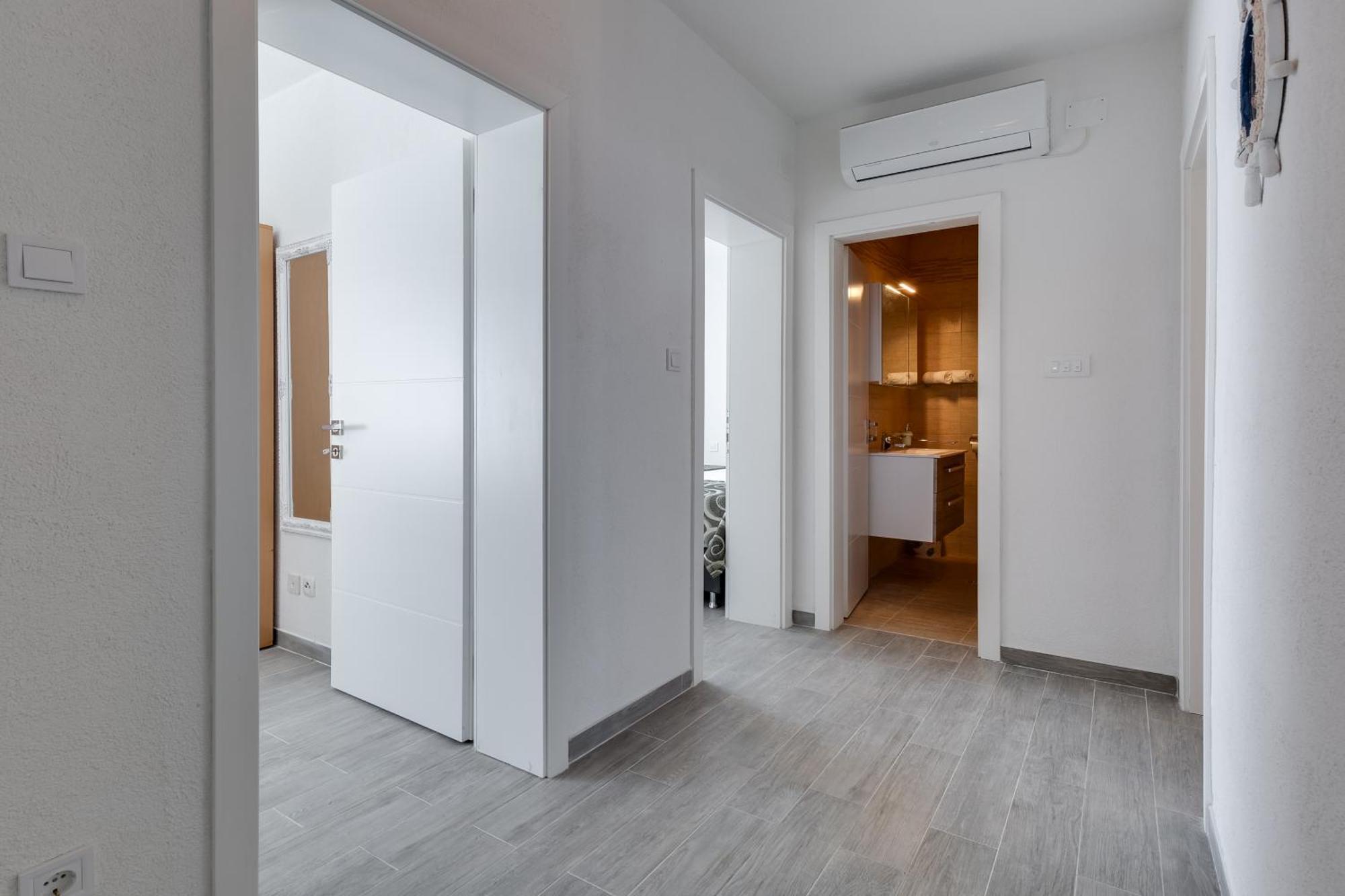 Apartmani Kastelina วีร์ ภายนอก รูปภาพ