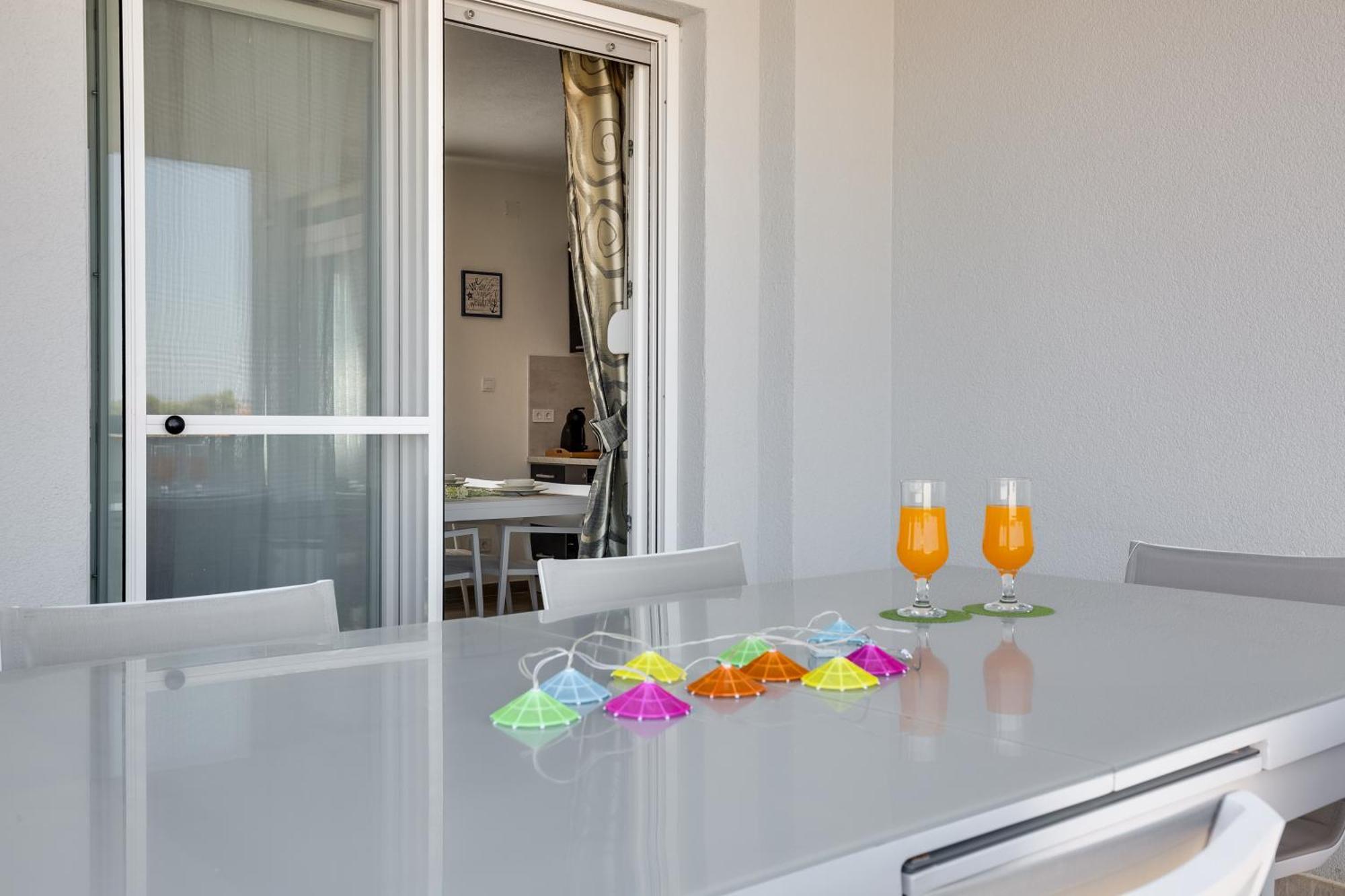 Apartmani Kastelina วีร์ ภายนอก รูปภาพ