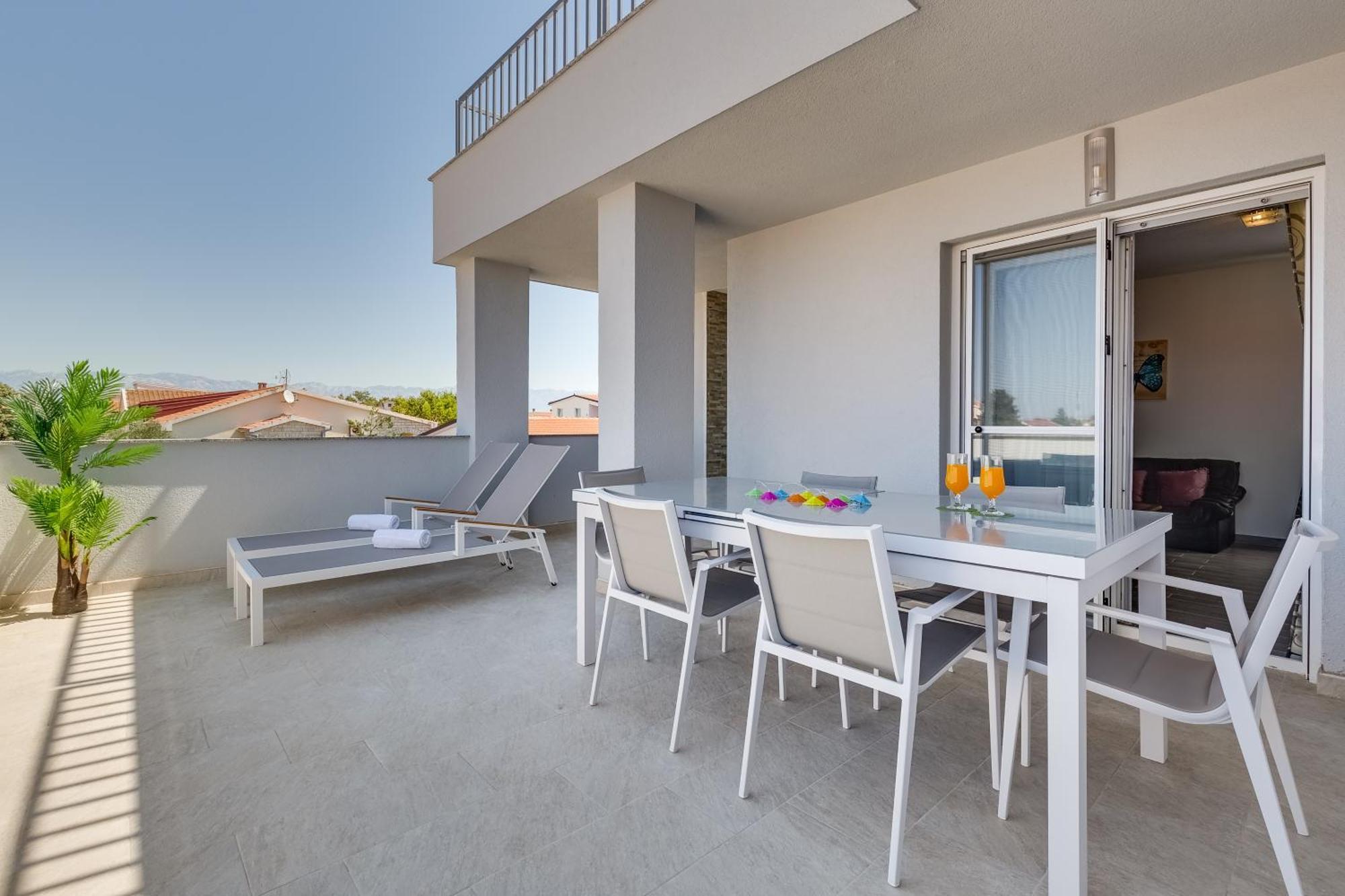 Apartmani Kastelina วีร์ ภายนอก รูปภาพ